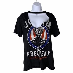 DC Comics The Joker Deep V Neck T-Shirt M